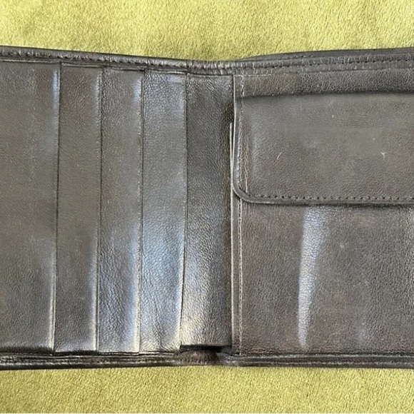 Vintage Chanel Black Quilted Caviar Leather Bifold Unisex Wallet - Picture 3 of 13